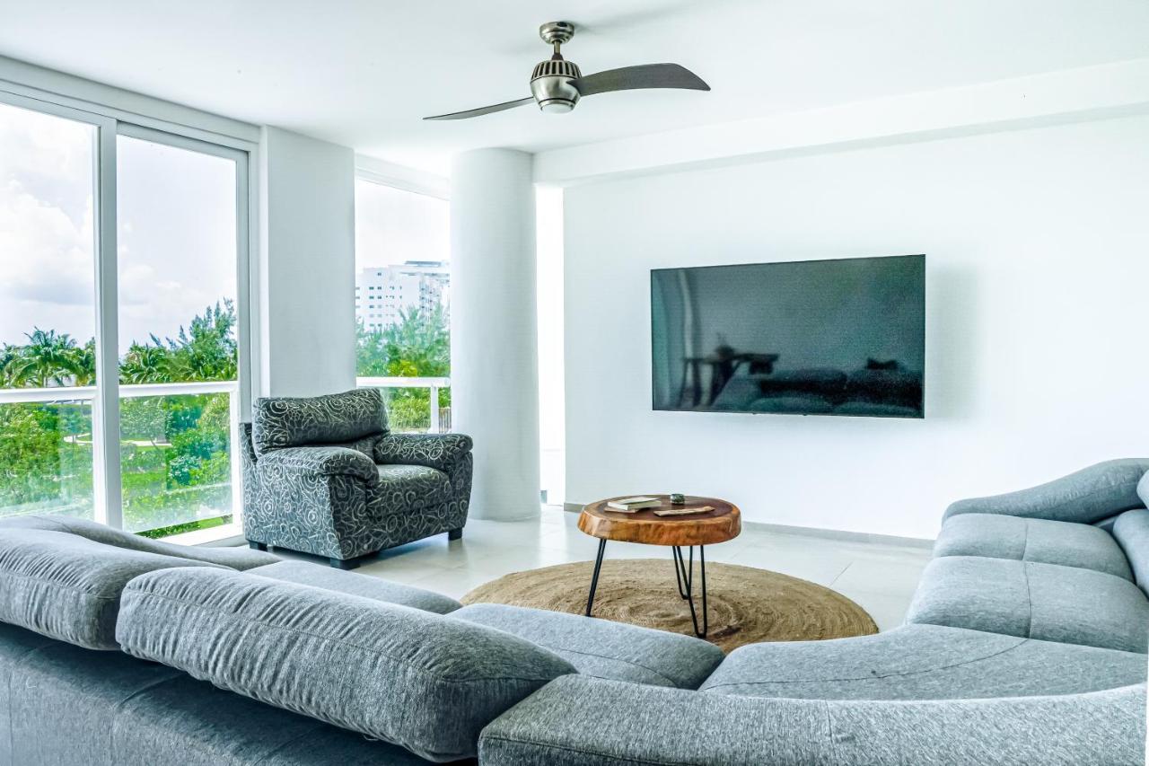 New Beachfront Luxury Apartments แคนคูน ภายนอก รูปภาพ