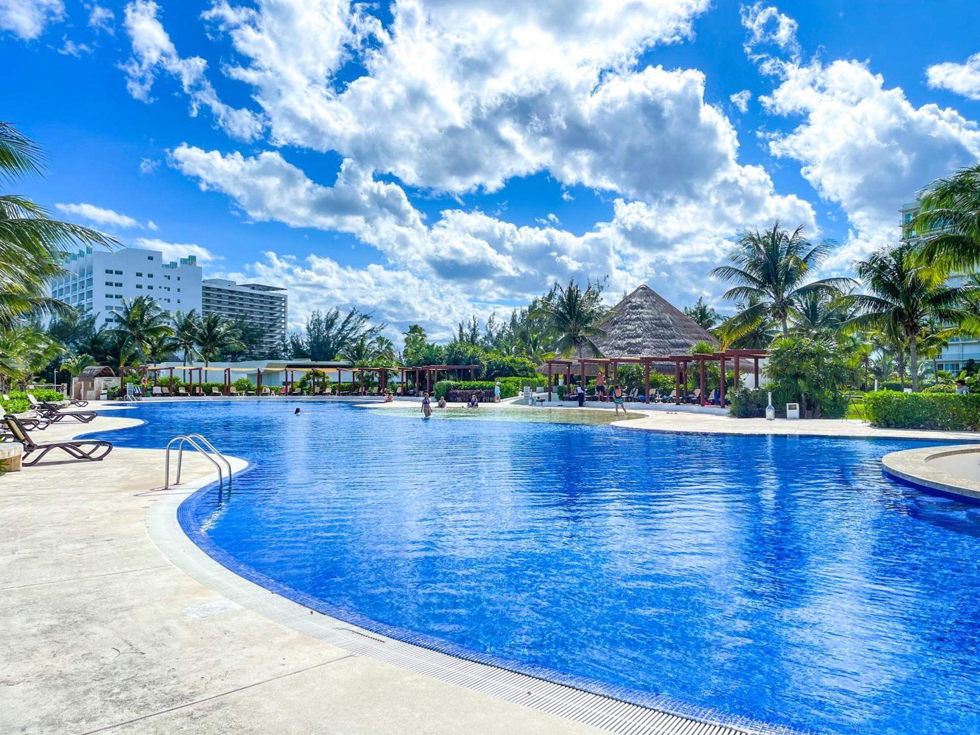 New Beachfront Luxury Apartments แคนคูน ภายนอก รูปภาพ